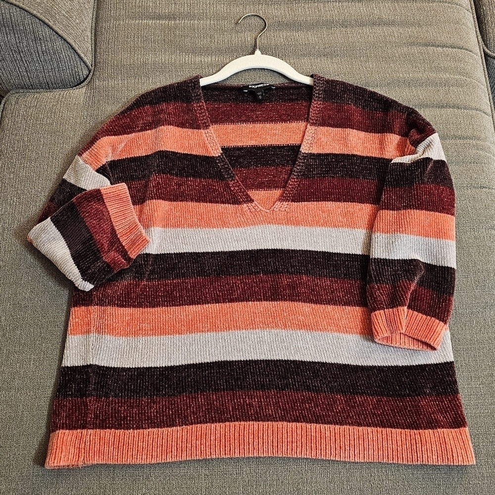 Express Red Brown Orange Striped Cozy V-Neck Top Sweater Size Medium